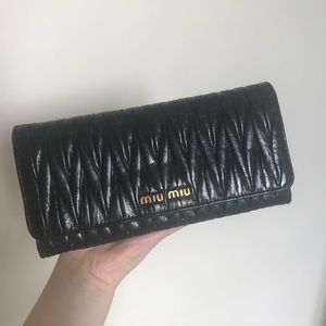 Miu Miu Matelassé Nappa Leather large wallet. 19.5cm x 10cm black.